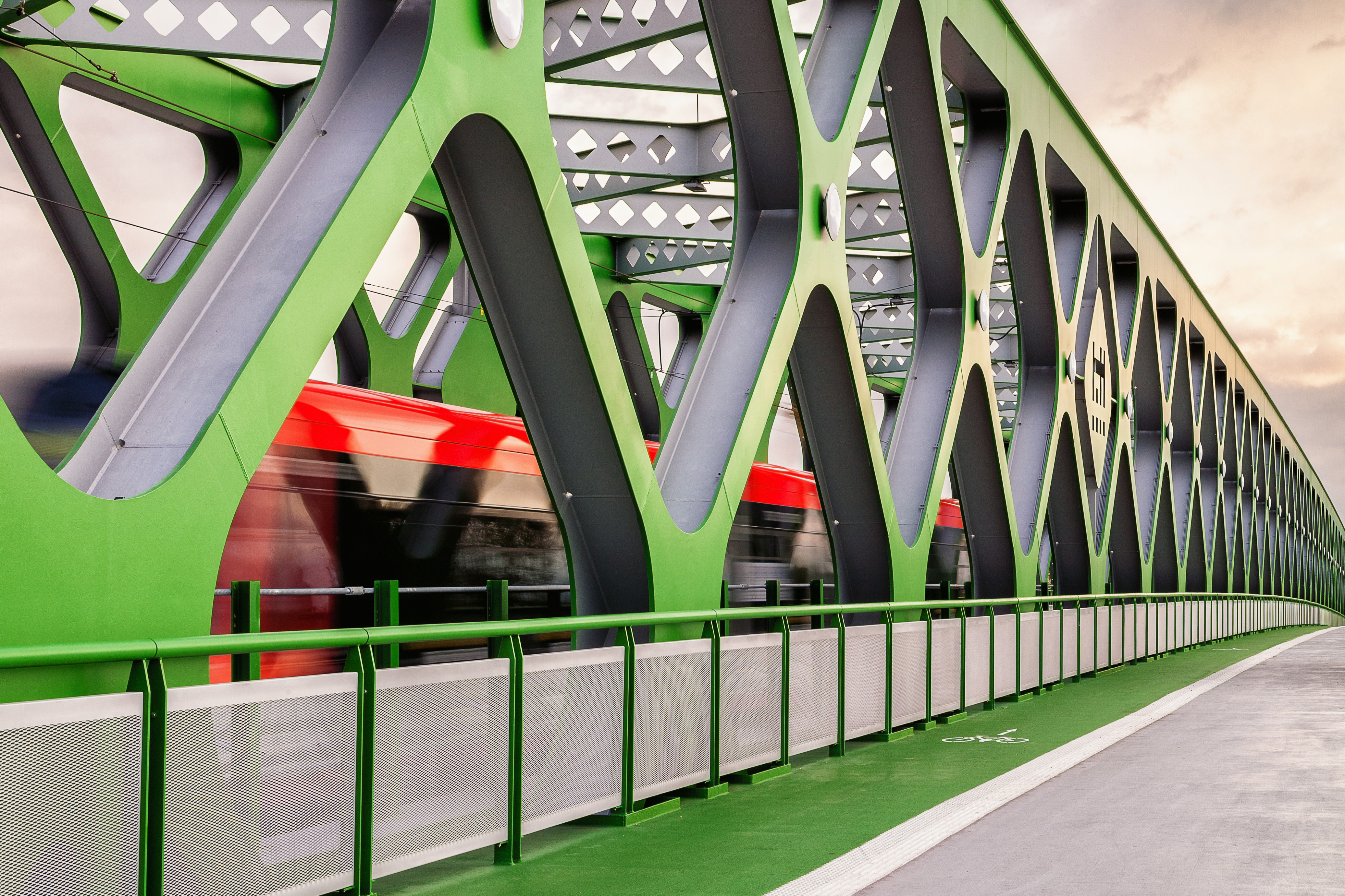 Un tren en un puente